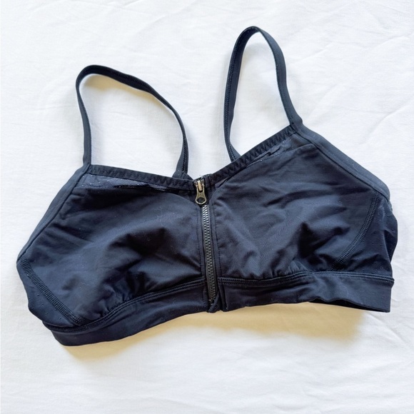 Lululemon Racerback Bra *Medium Support, A/B Cup Size 8 BLACK - Picture 2 of 4